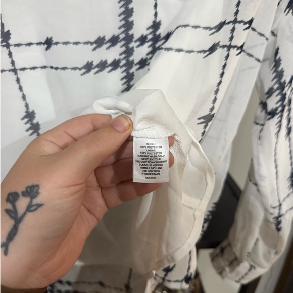 Halogen Black and White Checkered Blouse see threw top with a tank top size xs - Picture 6 of 10